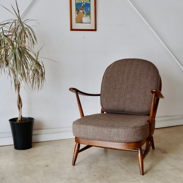 アーコール（ERCOL）イージーチェア・1シーター　日本が世界に誇る尾州ウールにて張替済み　商品番号【009028】