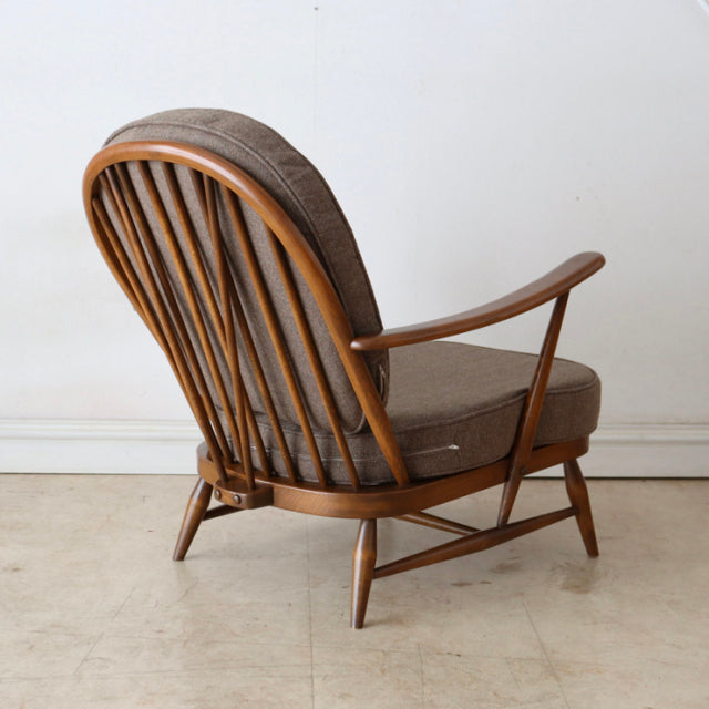 アーコール（ERCOL）イージーチェア・1シーター　日本が世界に誇る尾州ウールにて張替済み　商品番号【009028】