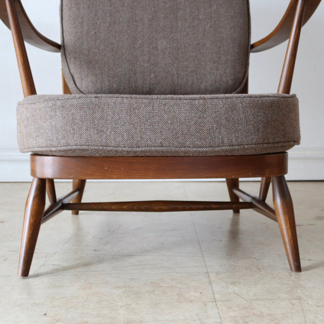 アーコール（ERCOL）イージーチェア・1シーター　日本が世界に誇る尾州ウールにて張替済み　商品番号【009028】
