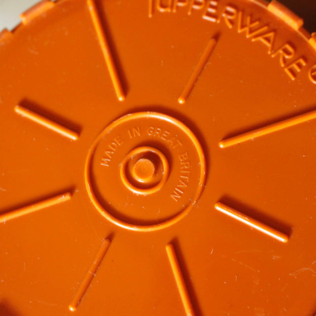 懐かしきあの昭和時代を想い出す、イギリス製【TupperWare社】ビンテージ・ピッチャー・ポット・プラスチック製/キッチン用品・アンティーク・レトロ雑貨ブロカント017074