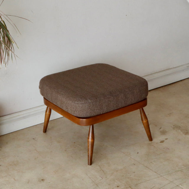 アーコール（ERCOL）スツール・オットマン　日本が世界に誇る尾州ウールにて張替済み　商品番号【020050】