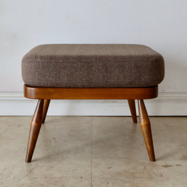 アーコール（ERCOL）スツール・オットマン　日本が世界に誇る尾州ウールにて張替済み　商品番号【020050】