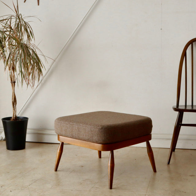 アーコール（ERCOL）スツール・オットマン　日本が世界に誇る尾州ウールにて張替済み　商品番号【020050】