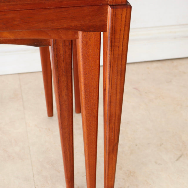 英国製【ガラストップ】ネストテーブル　商品番号【021031】