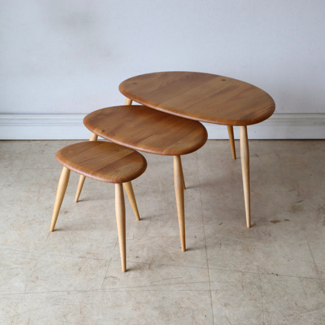 【美品】アーコール（ERCOL）ネストテーブル　商品番号【021057】