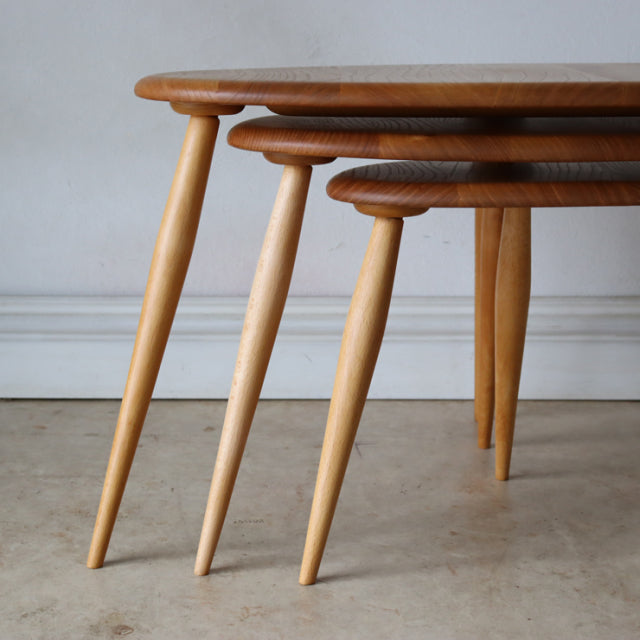 【美品】アーコール（ERCOL）ネストテーブル　商品番号【021057】