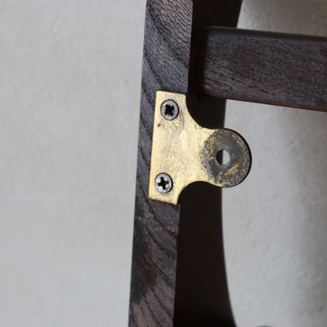 アーコール（Ercol）製プレートラック壁掛け　ウォールラック　商品番号【021075】