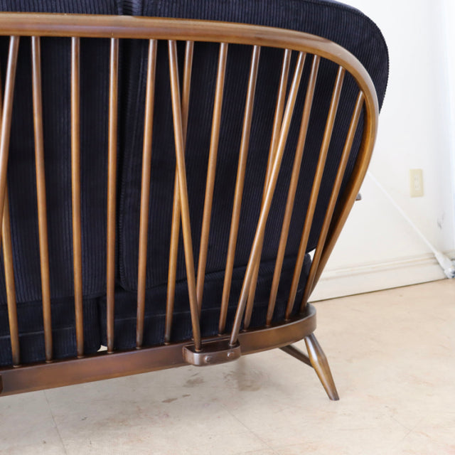 アーコール（ERCOL）３シーターソファ　遠州産の太畝コーデュロイにて張替え済み　商品番号【021079】