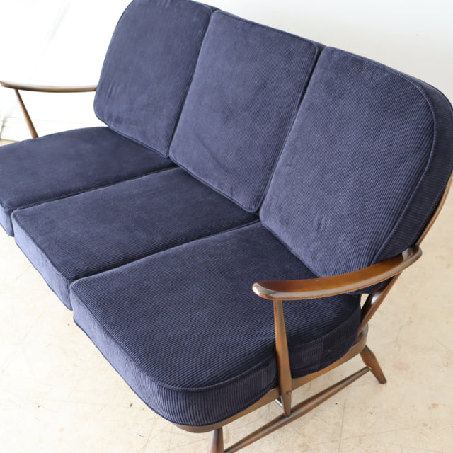 アーコール（ERCOL）３シーターソファ　遠州産の太畝コーデュロイにて張替え済み　商品番号【021079】