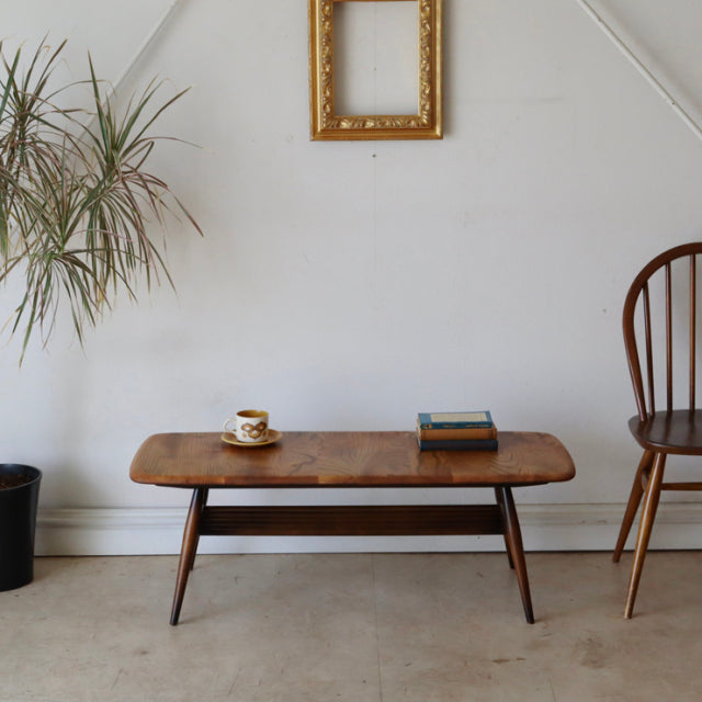 アーコール（Ercol）無垢コーヒーテーブル・マガジンラック付き【ブラウン】商品番号【021081】