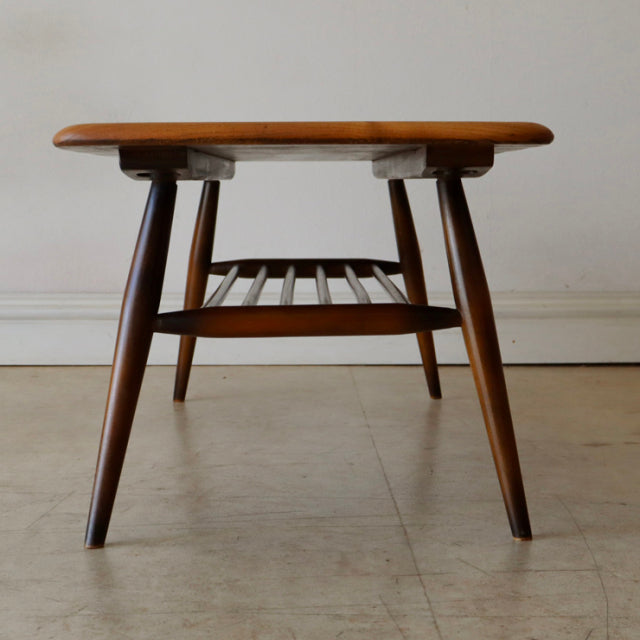 アーコール（Ercol）無垢コーヒーテーブル・マガジンラック付き【ブラウン】商品番号【021081】