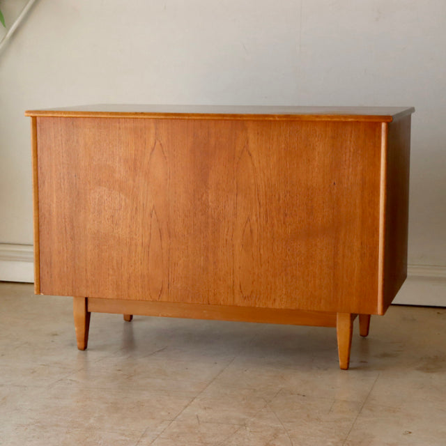 Vintage teak storage box by Sutcliffe of Todmorden, British mid-century design with clean lines and tapered legs, showcasing .