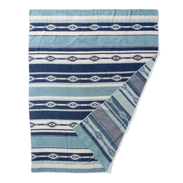 Blue and white cotton pile blanket with Native border pattern, vintage British style, large size.