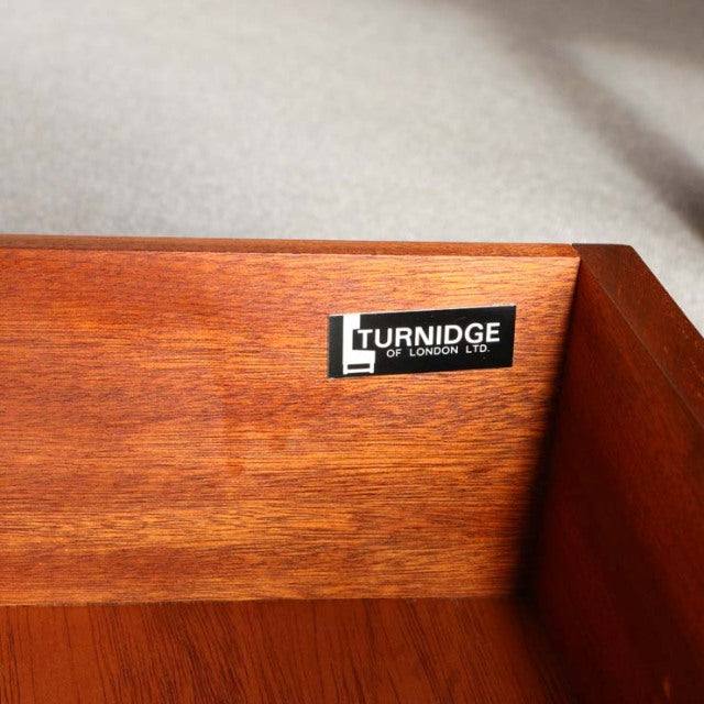 H様専用　ニッチを極めるとはこういうことですか！？　ターニッジTURNIDGE社のディスプレイキャビネット　商品番号25010