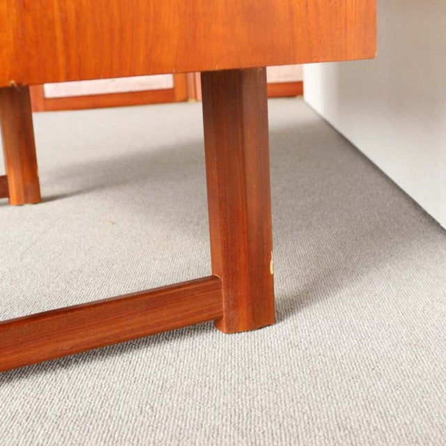 H様専用　ニッチを極めるとはこういうことですか！？　ターニッジTURNIDGE社のディスプレイキャビネット　商品番号25010