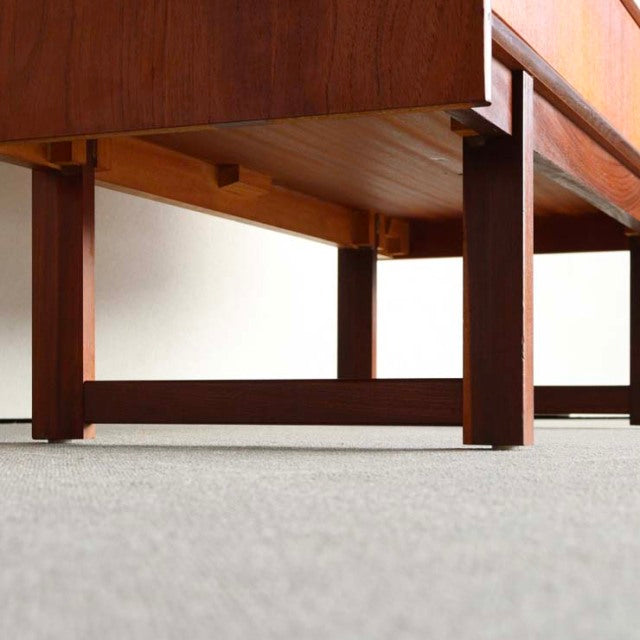 H様専用　ニッチを極めるとはこういうことですか！？　ターニッジTURNIDGE社のディスプレイキャビネット　商品番号25010