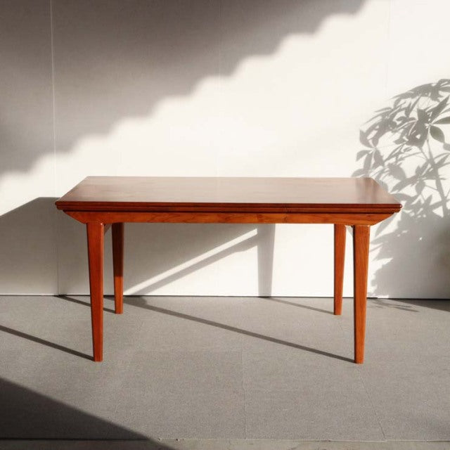 Aerthoj Jensen AND Molholm Herningダイニングテーブル    のちBoConcept ItemCode-23128