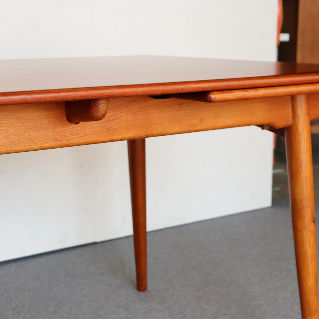 【倉庫販売】Danish Dining table by Hans J. Wegner | KLAR64