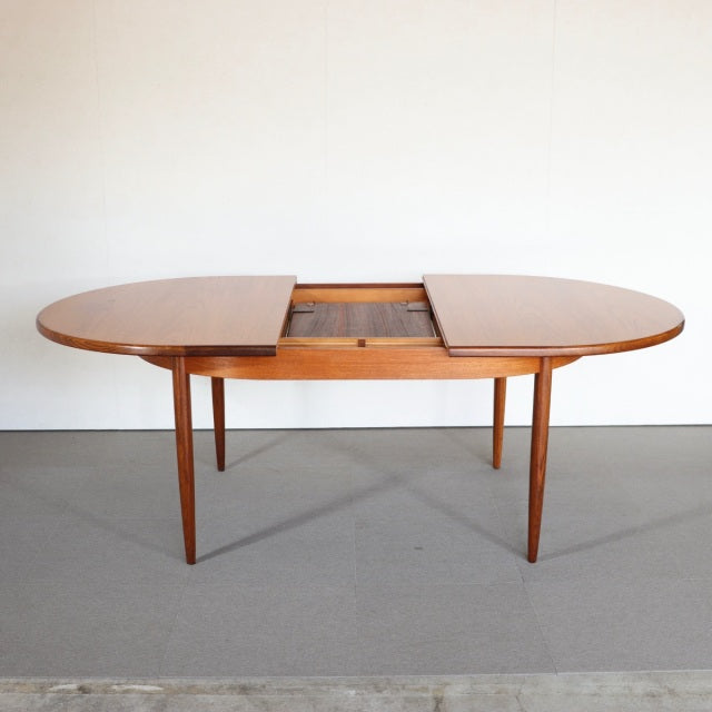 ジープランG-PLANダイニングテーブル     【スクウンド型】 ItemCode-29033