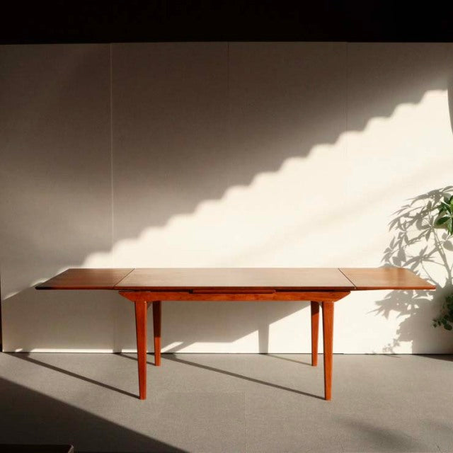 Aerthoj Jensen AND Molholm Herningダイニングテーブル    のちBoConcept ItemCode-23128