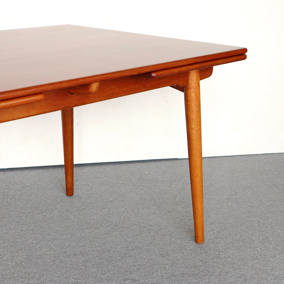 【倉庫販売】Danish Dining table by Hans J. Wegner | KLAR64