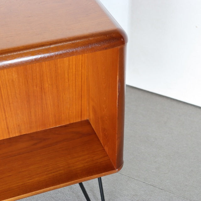 MEREDEW製テレビボード　　アイアンレッグカスタムチーク材1960~70s　ItemCode-26084