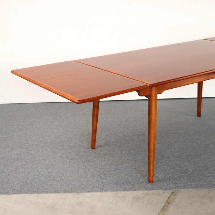 【倉庫販売】Danish Dining table by Hans J. Wegner | KLAR64