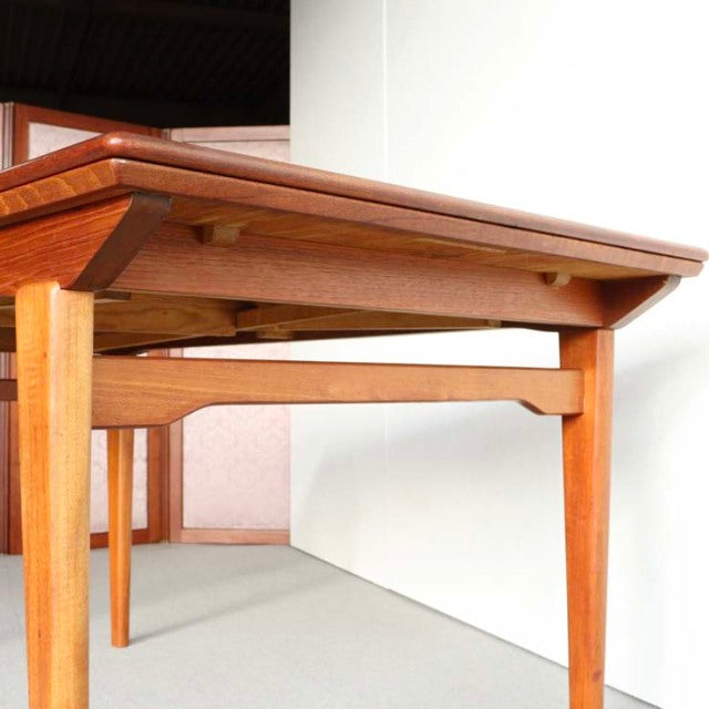 Aerthoj Jensen AND Molholm Herningダイニングテーブル    のちBoConcept ItemCode-23128