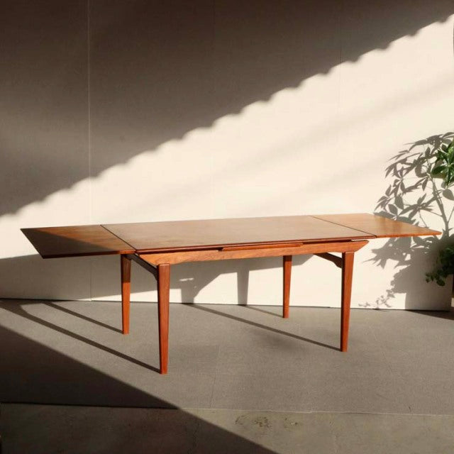 Aerthoj Jensen AND Molholm Herningダイニングテーブル    のちBoConcept ItemCode-23128