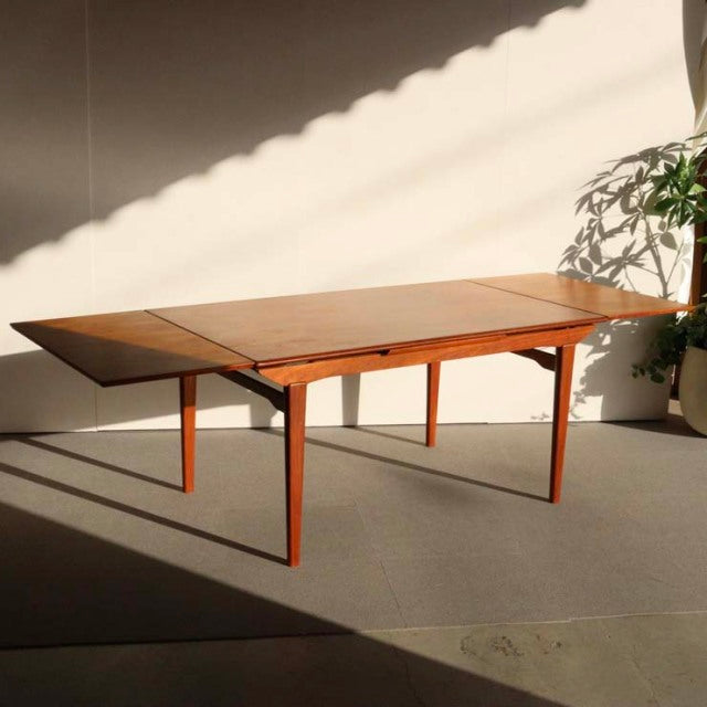 Aerthoj Jensen AND Molholm Herningダイニングテーブル    のちBoConcept ItemCode-23128