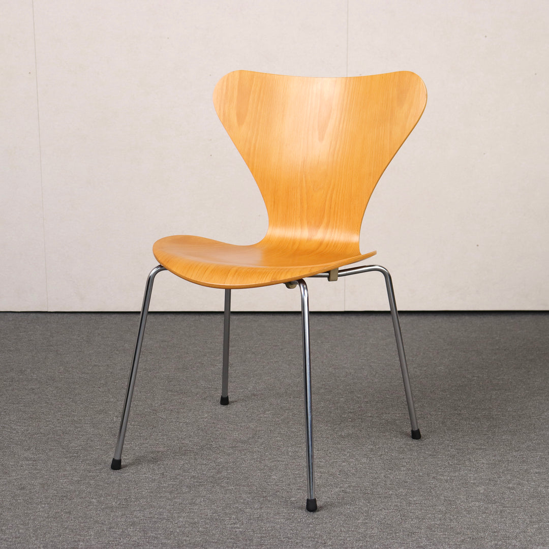 【comingsoon!】Danish Dining chair 'Serie 7' by Arne Jacobsen | KLAR126a