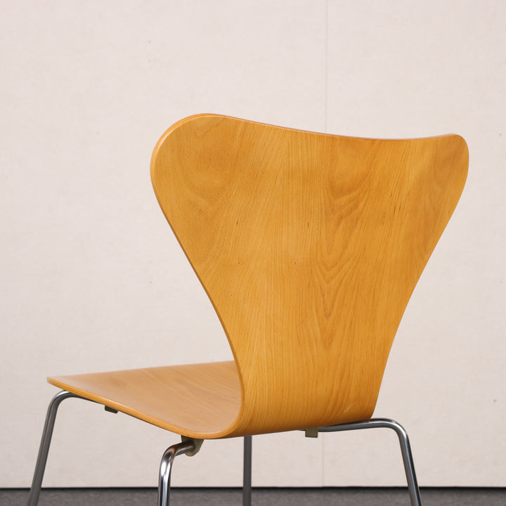 【comingsoon!】Danish Dining chair 'Serie 7' by Arne Jacobsen | KLAR126a