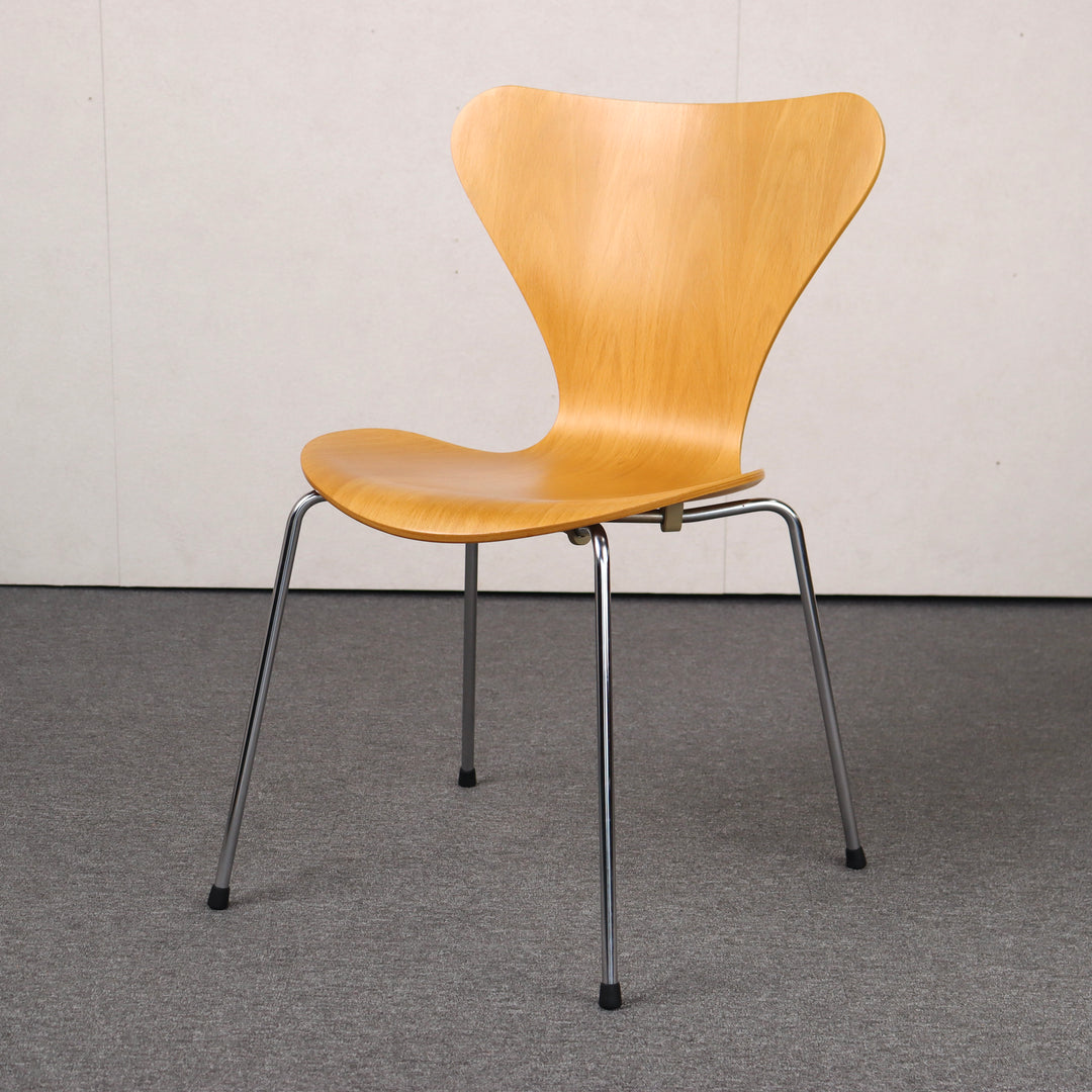 【comingsoon!】Danish Dining chair 'Serie 7' by Arne Jacobsen | KLAR126b