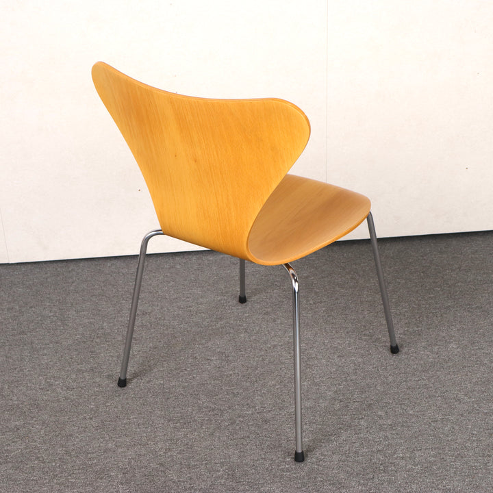 【comingsoon!】Danish Dining chair 'Serie 7' by Arne Jacobsen | KLAR126b