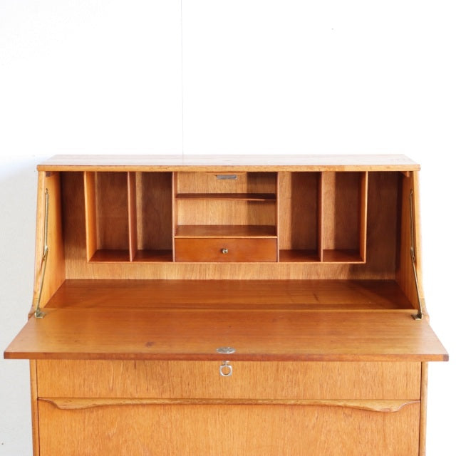 【サトクリフ親方の色が濃く出ております】　SUTCLIFFE OF TODMORDEN 　ビューロー　商品番号26140