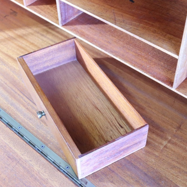 【サトクリフ親方の色が濃く出ております】　SUTCLIFFE OF TODMORDEN 　ビューロー　商品番号26140