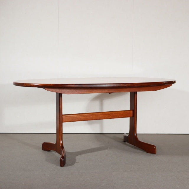ジープランG-PLANオーバル型ダイニングテーブル    【鯨脚といわれる所以】 ItemCode-26018