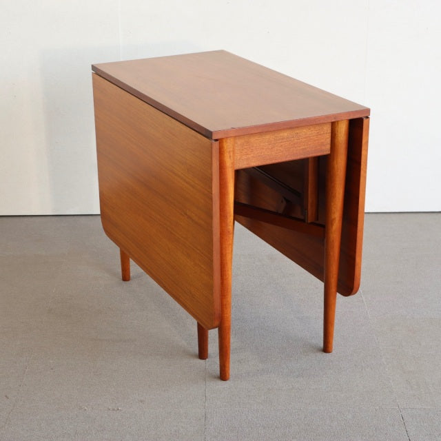 オースティンスイートAUSTINSUITEダイニングテーブル    「オースタイン親方の生涯」 ItemCode-27133