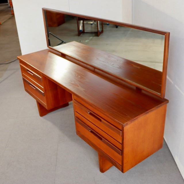 WILLIAM LAWRENCE DRESSING TABLE　商品番号27093aドレッサーバージョン