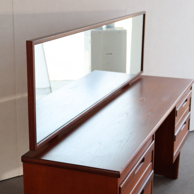 WILLIAM LAWRENCE DRESSING TABLE　商品番号27093aドレッサーバージョン