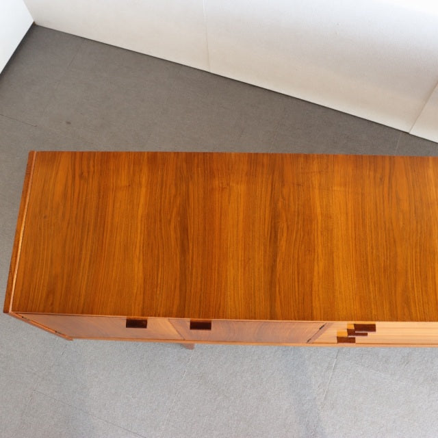 アルフレッド・コックスALFRED COXサイドボード　【俺はチーク材はやらんのだよ】　ItemCode-26137