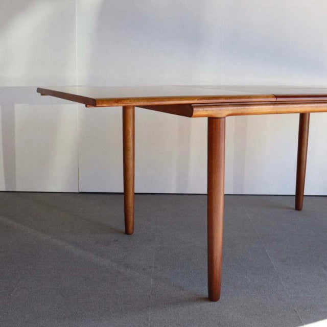 Vintage teak rectangular dining table by WhiteANDnewton, British mid-century design with clean lines and tapered legs from.