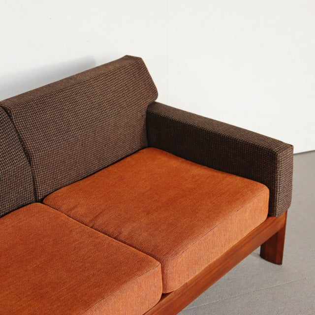 Tサマ専用！　【送料込み】「ＰＣエンジン」　ヴィンテージソファ　二人掛け用　ハリスツイード　座面は新調済み　商品番号【23046b】