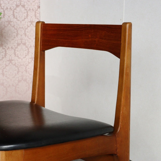 いす。　なんだかんだチーク＋黒がいい。　ネイサンNATHANのダイニングチェア　商品番号23121c