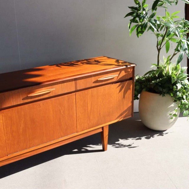 ホームウォージーHOMEWORTHYサイドボード　　『エッジは随一』　ItemCode-25022