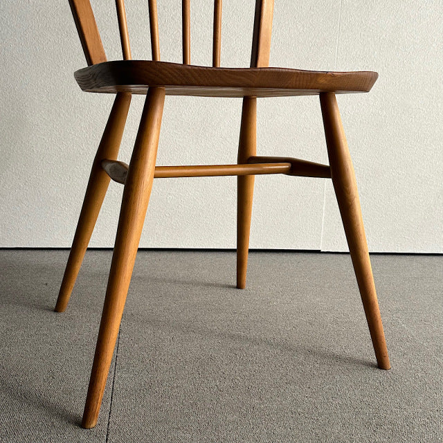 こっちのアーコール　ERCOL フープバックチェア　商品番号25113a