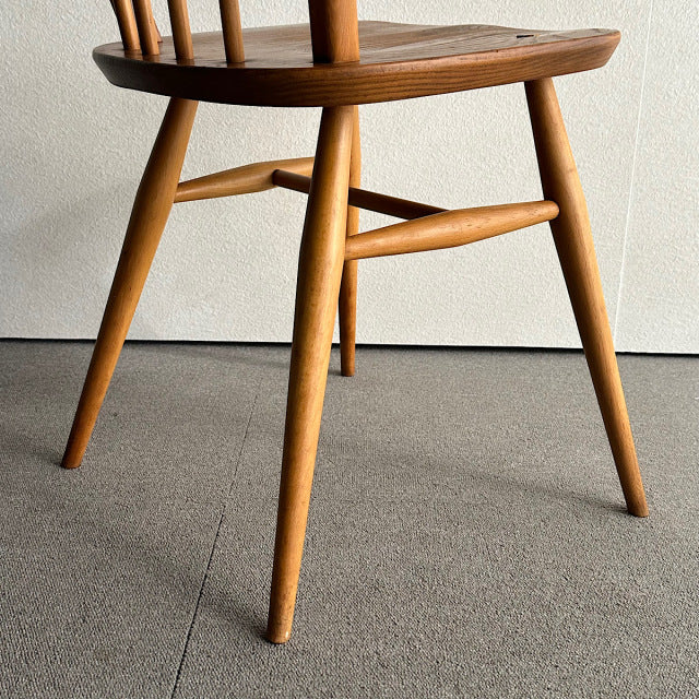 こっちのアーコール　ERCOL フープバックチェア　商品番号25113a
