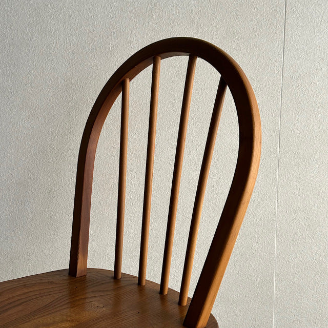 こっちのアーコール　ERCOL フープバックチェア　商品番号25113a