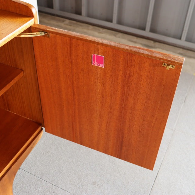 サトクリフオブトッドモーデンSUTCLIFFE OF TODMORDENサイドボード　「TAKAHASHI OF ICHINOMIYA」　ItemCode-26089