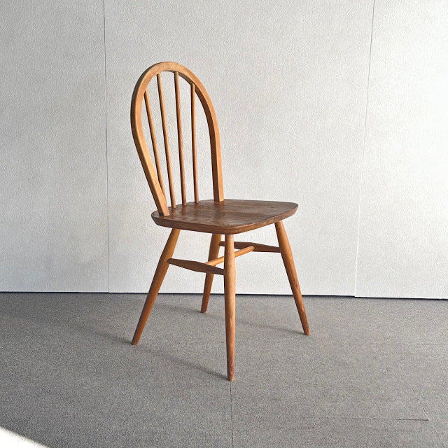 こっちのアーコール　ERCOL フープバックチェア　商品番号25113f